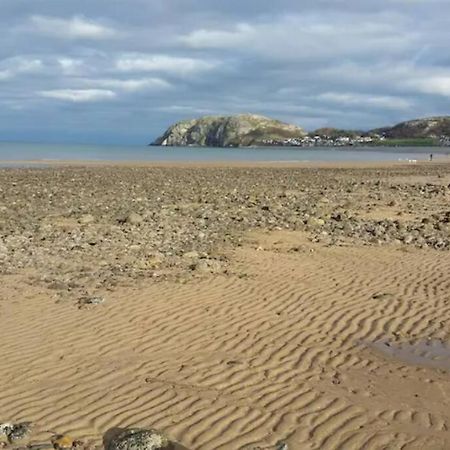 Orme View Dog Friendly Apartment Ландъндо Екстериор снимка