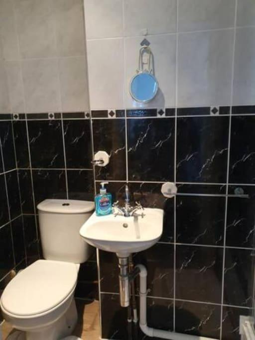 Orme View Dog Friendly Apartment Ландъндо Екстериор снимка