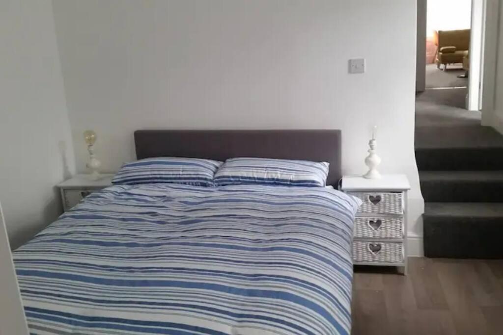 Orme View Dog Friendly Apartment Ландъндо Екстериор снимка