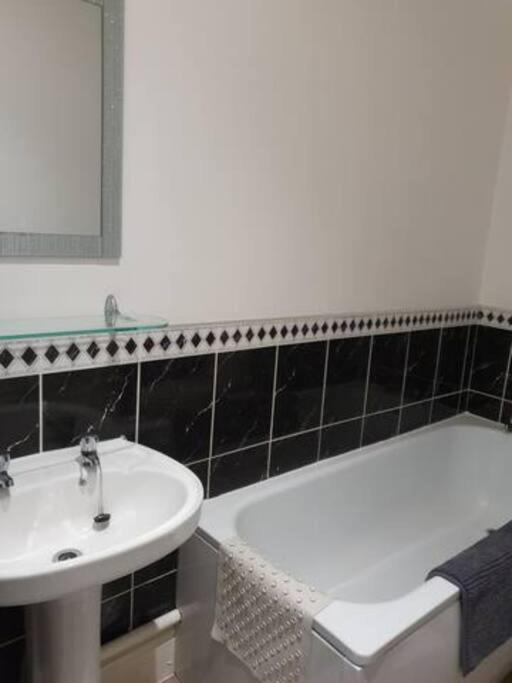 Orme View Dog Friendly Apartment Ландъндо Екстериор снимка