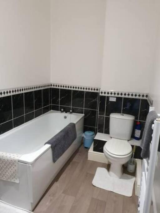 Orme View Dog Friendly Apartment Ландъндо Екстериор снимка